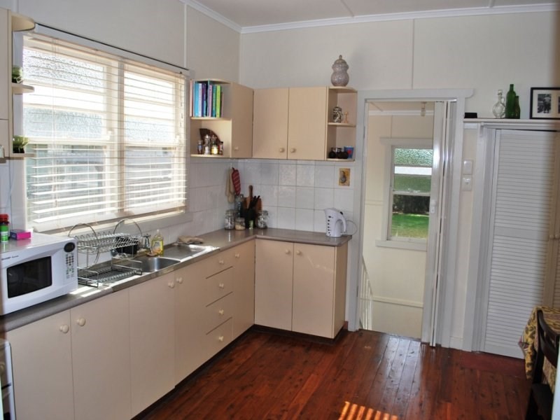 20 Fourth Avenue, Harristown QLD 4350