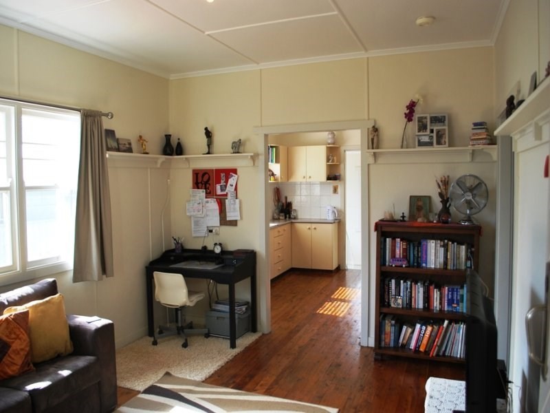 20 Fourth Avenue, Harristown QLD 4350