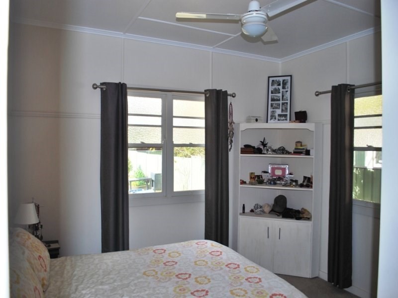 20 Fourth Avenue, Harristown QLD 4350