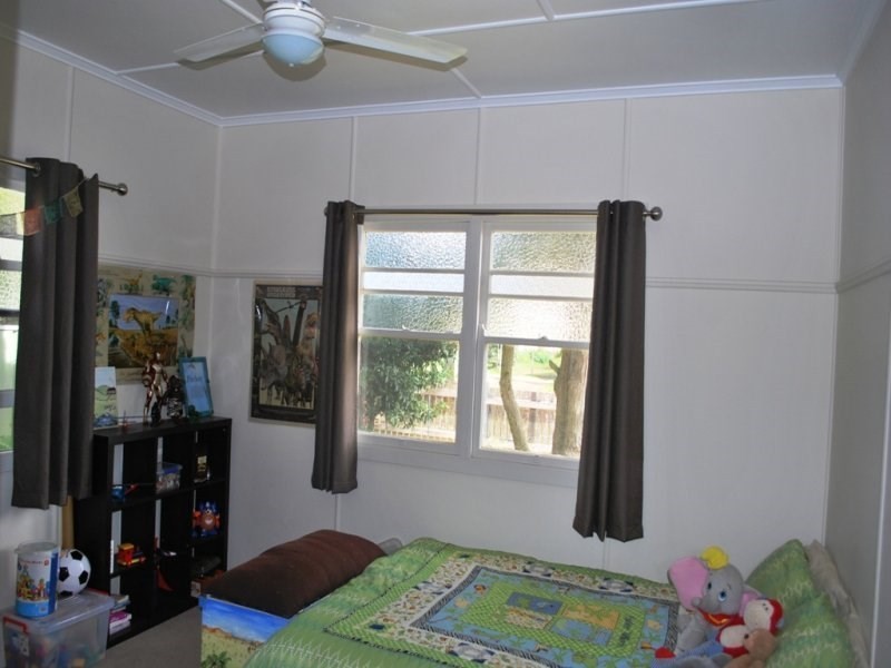 20 Fourth Avenue, Harristown QLD 4350