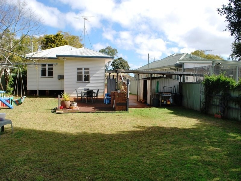 20 Fourth Avenue, Harristown QLD 4350