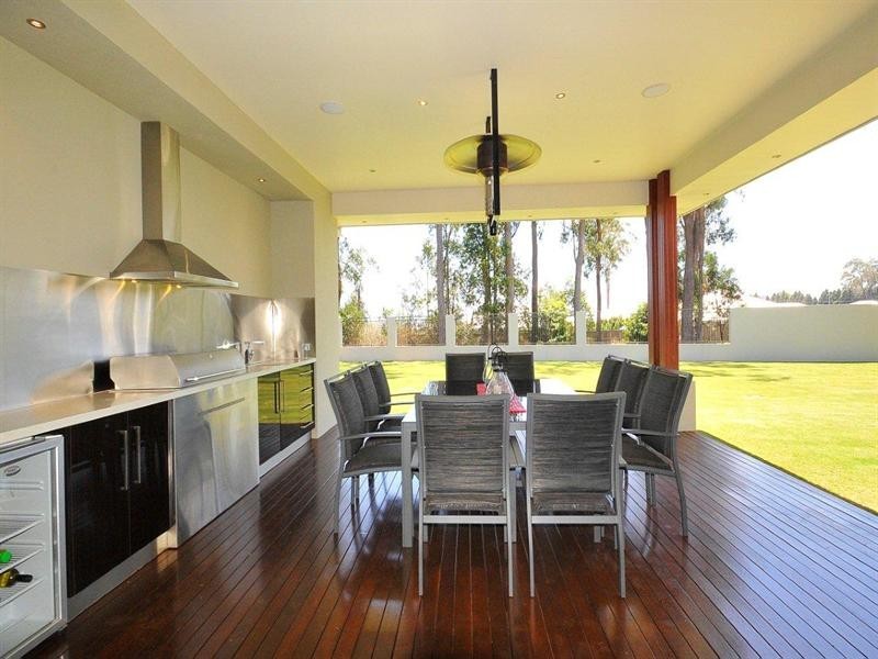 15 Colman Drive, Middle Ridge QLD 4350