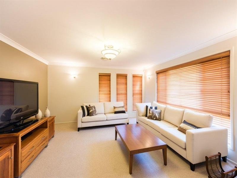 5 Nielsen Court, Middle Ridge QLD 4350