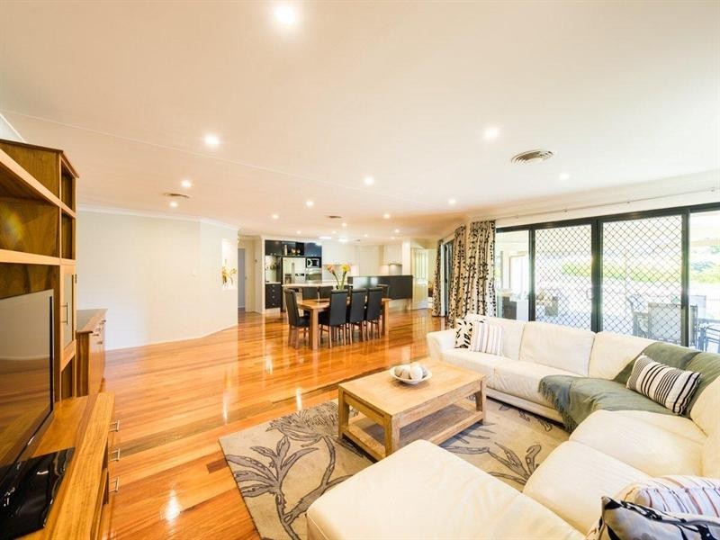 5 Nielsen Court, Middle Ridge QLD 4350