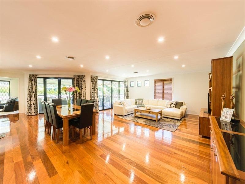 5 Nielsen Court, Middle Ridge QLD 4350