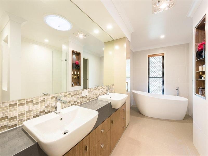 5 Nielsen Court, Middle Ridge QLD 4350