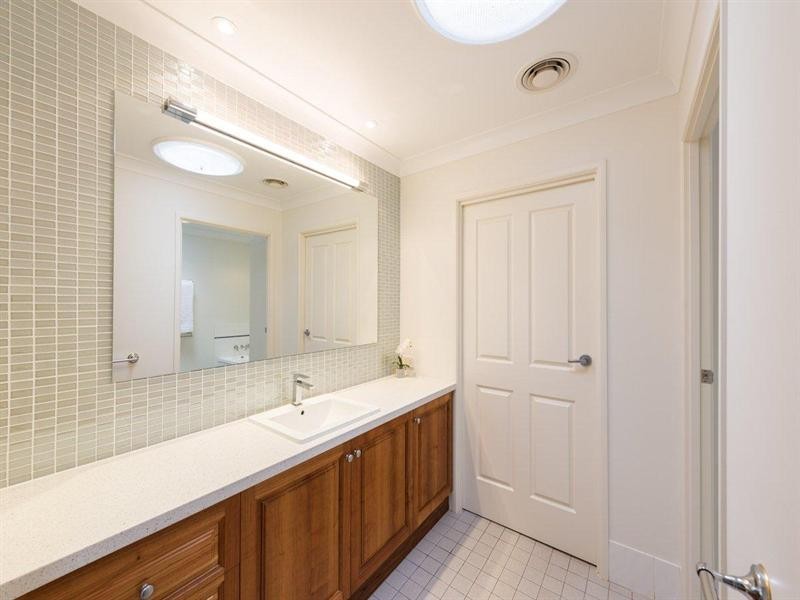 5 Nielsen Court, Middle Ridge QLD 4350