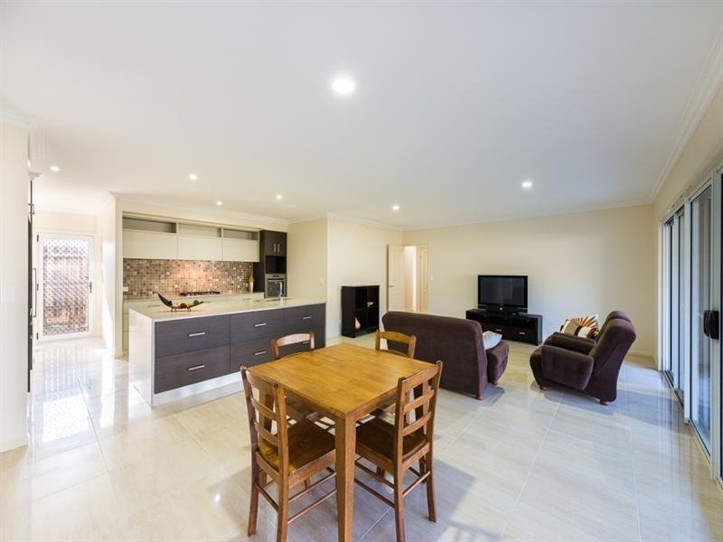 11 Schneider Court, Middle Ridge QLD 4350
