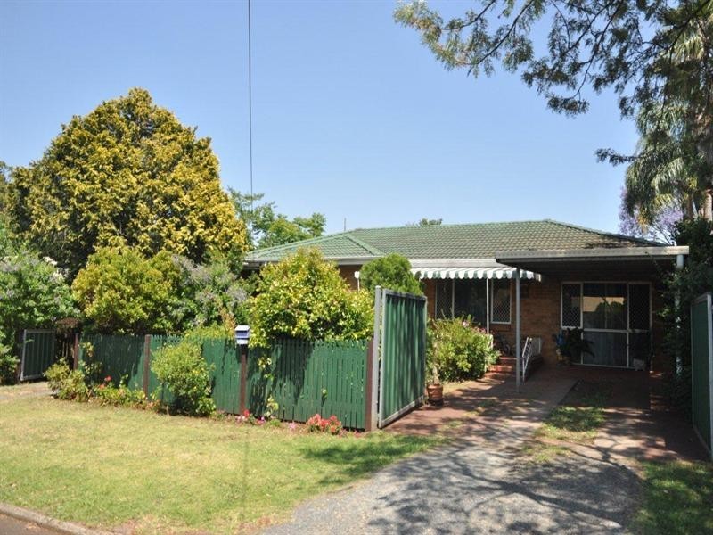 27 Challenor Street, Rockville QLD 4350