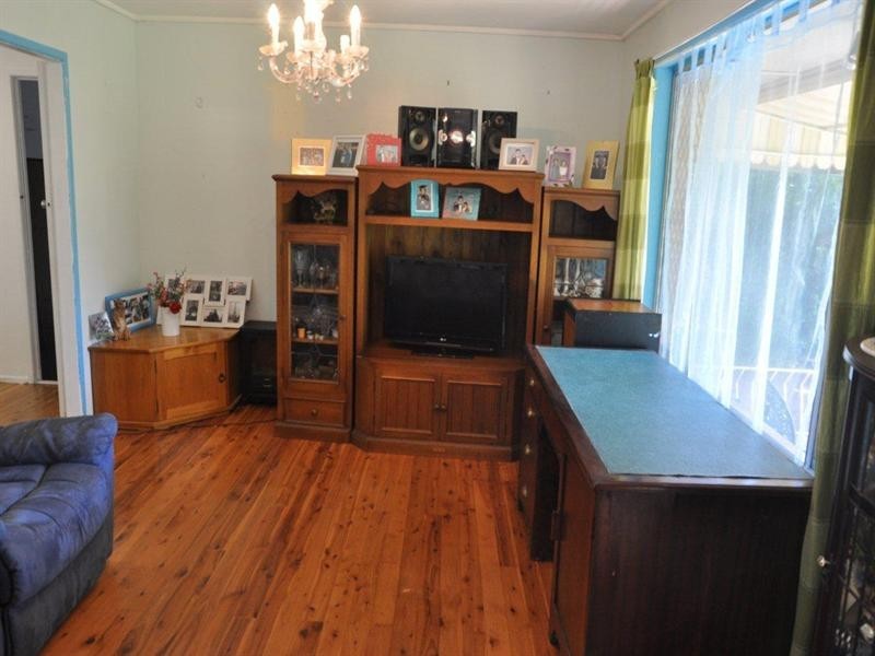 27 Challenor Street, Rockville QLD 4350