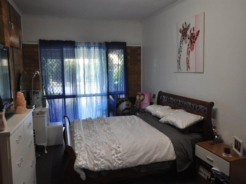 27 Challenor Street, Rockville QLD 4350