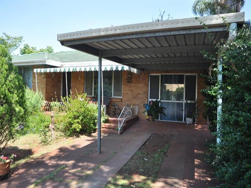 27 Challenor Street, Rockville QLD 4350