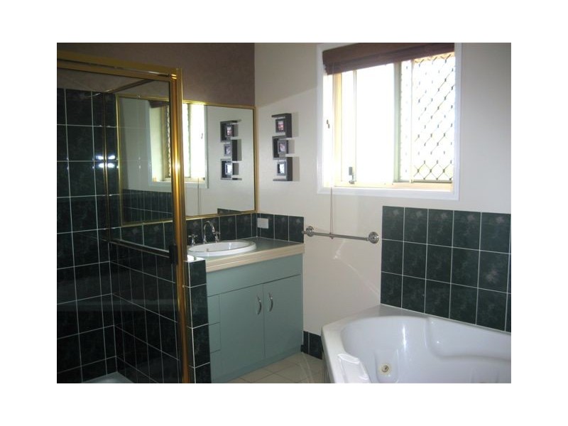 12 Windorah Close, Glenvale QLD 4350