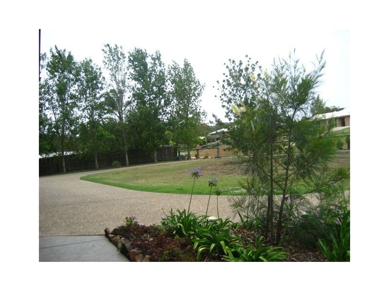 12 Windorah Close, Glenvale QLD 4350