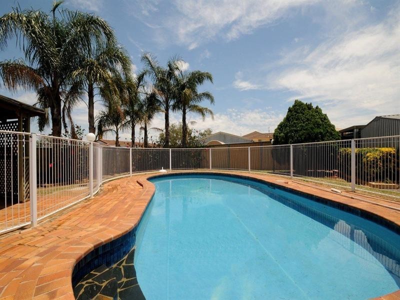 17 Tara Street, Wilsonton QLD 4350
