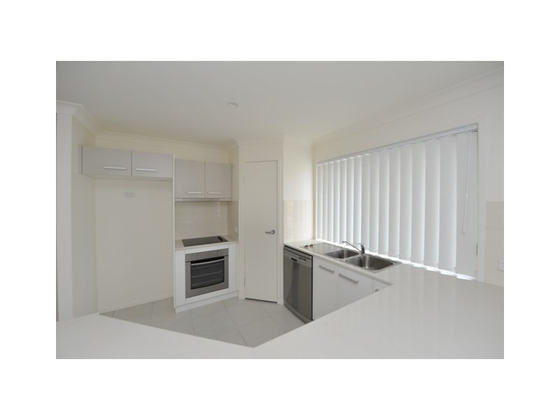 2/98 Main Street, Westbrook QLD 4350