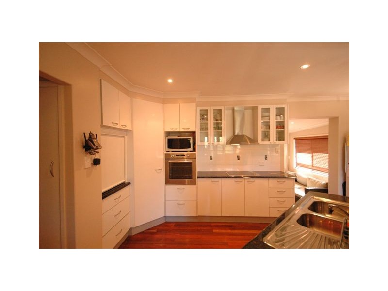 21 Bingara Street, Mount Lofty QLD 4350