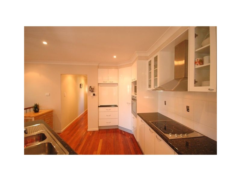 21 Bingara Street, Mount Lofty QLD 4350