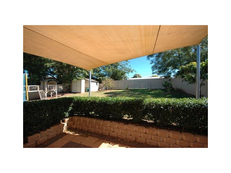 21 Bingara Street, Mount Lofty QLD 4350