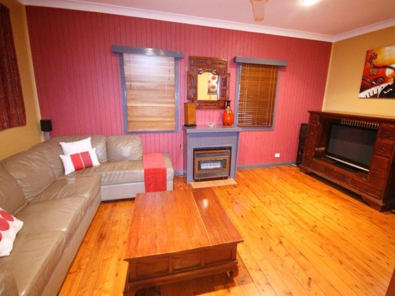 10 Donegal Street, Rockville QLD 4350