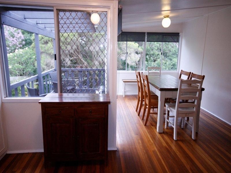 10 Donegal Street, Rockville QLD 4350