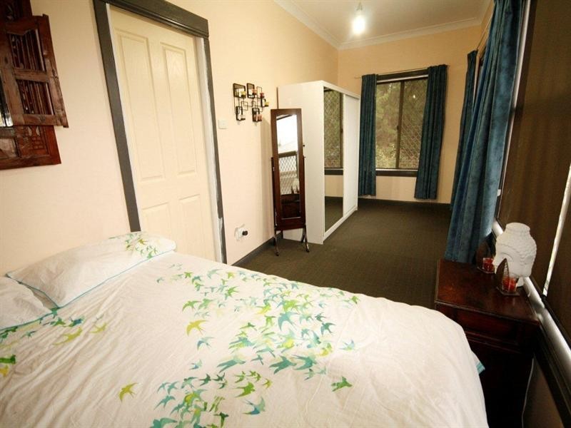 10 Donegal Street, Rockville QLD 4350