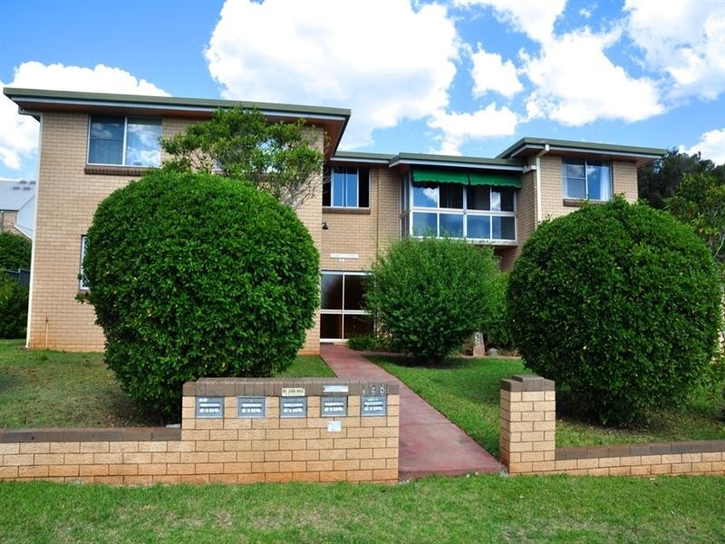 4/128 Curzon Street, Rangeville QLD 4350