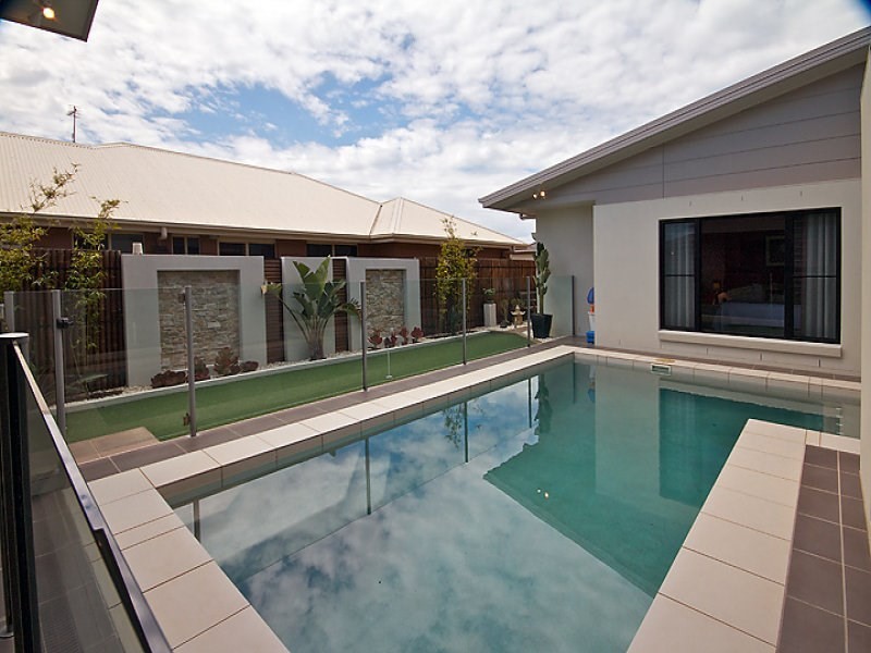 21 Fallon Drive, Middle Ridge QLD 4350