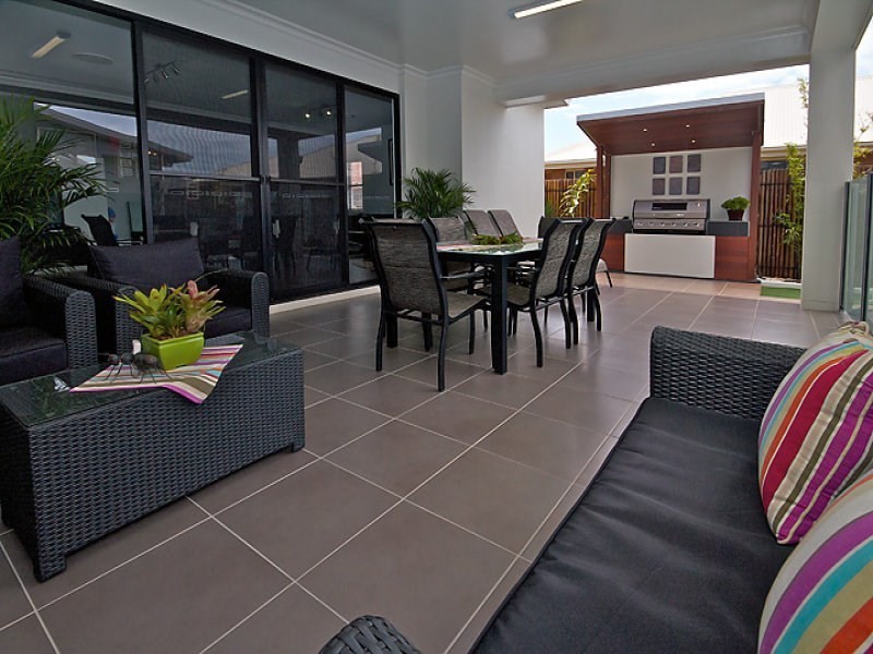 21 Fallon Drive, Middle Ridge QLD 4350