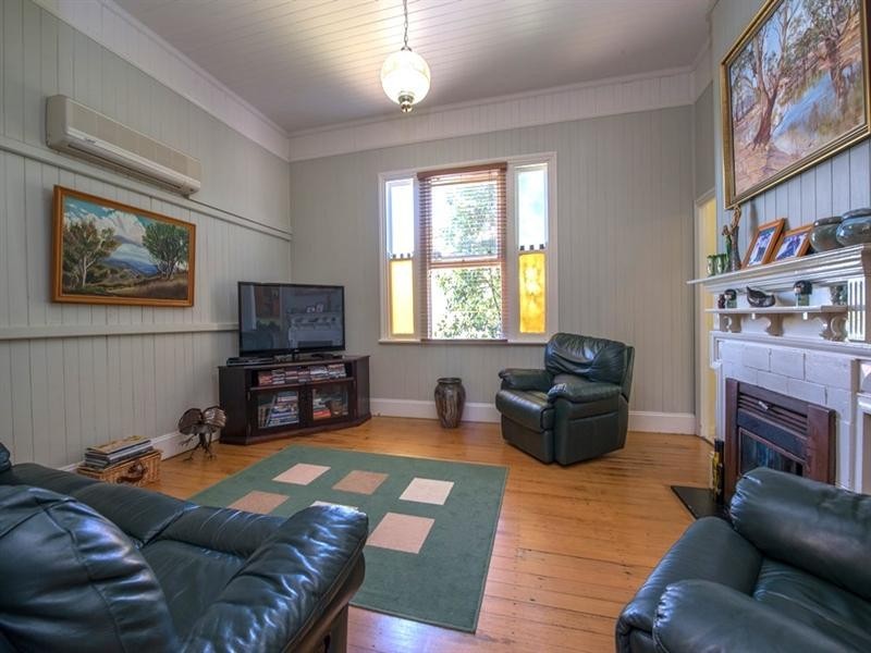 25 Phillip Street, East Toowoomba QLD 4350