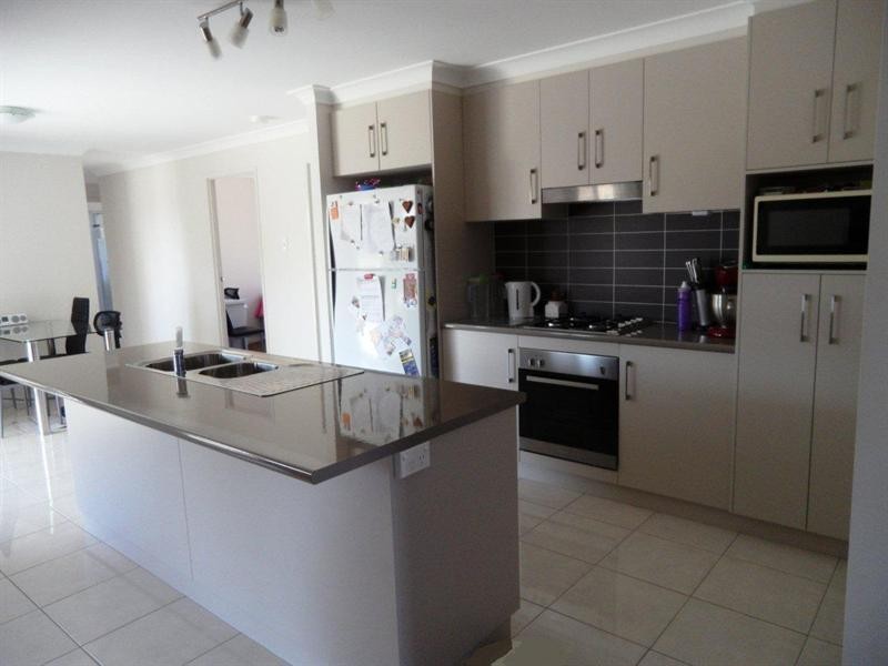 30 Petersens Road, Kingsthorpe QLD 4400