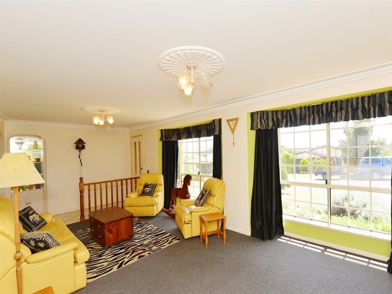 12 Candlebark Court, Glenvale QLD 4350