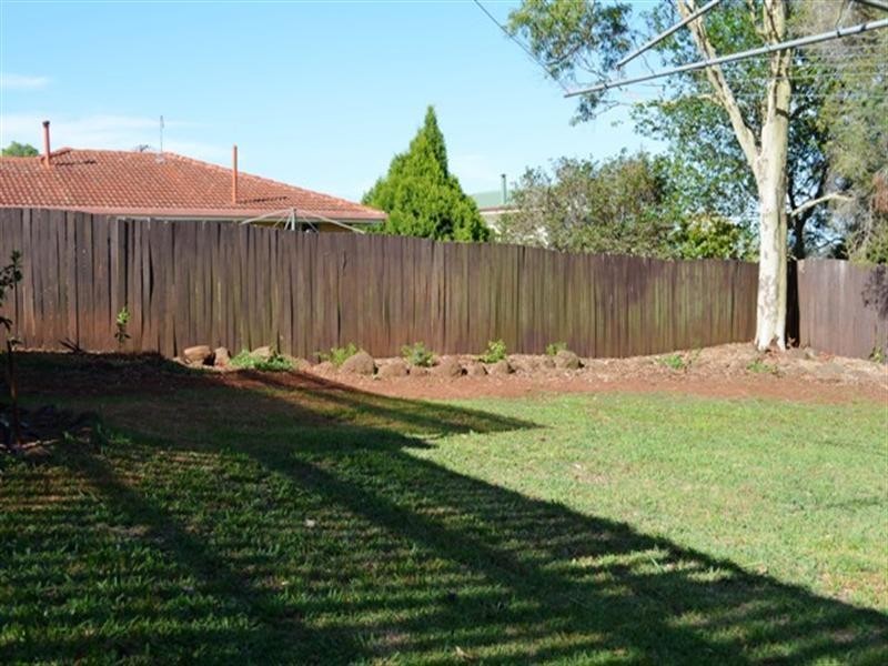 24 Noll Street, Kearneys Spring QLD 4350