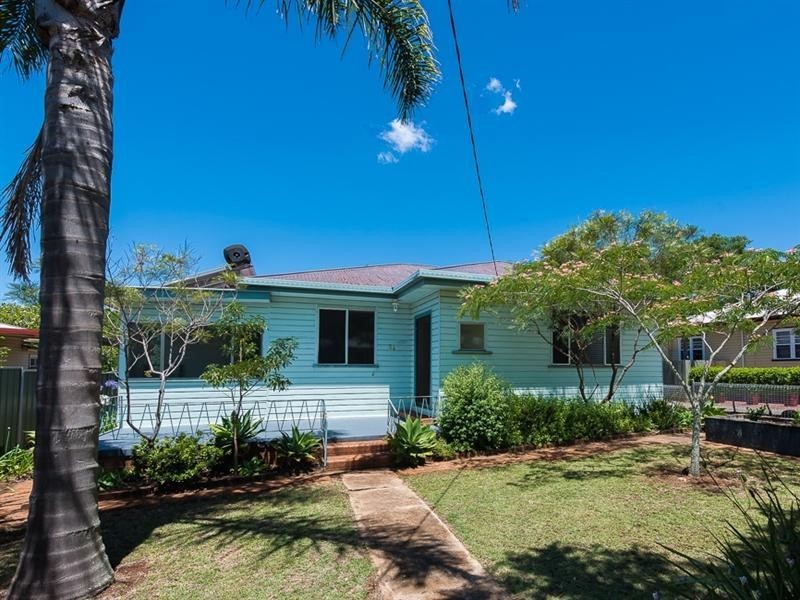 24 Fourth Avenue, Harristown QLD 4350