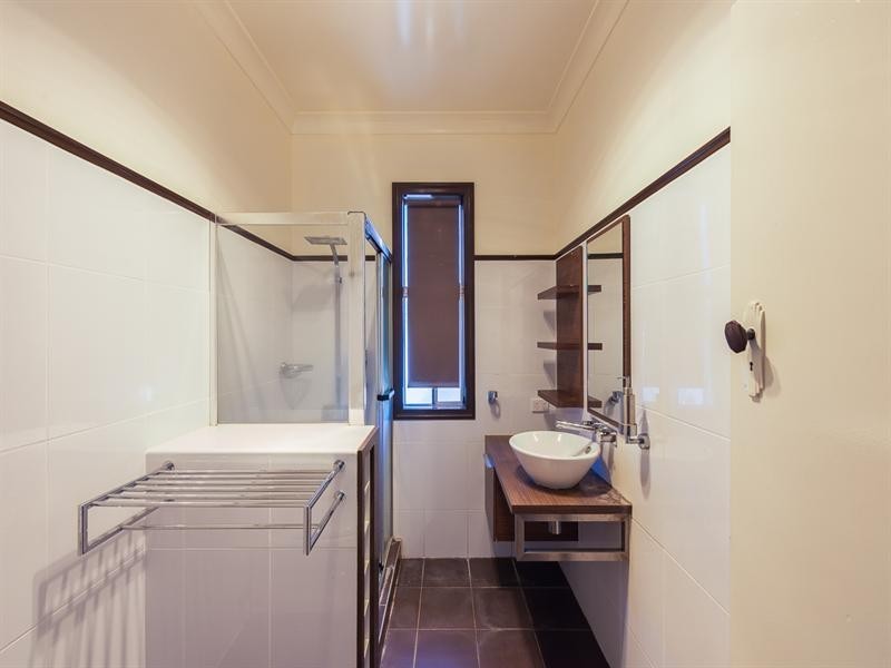 24 Fourth Avenue, Harristown QLD 4350