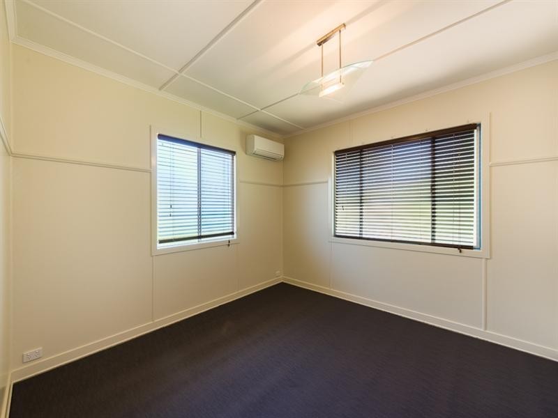 24 Fourth Avenue, Harristown QLD 4350