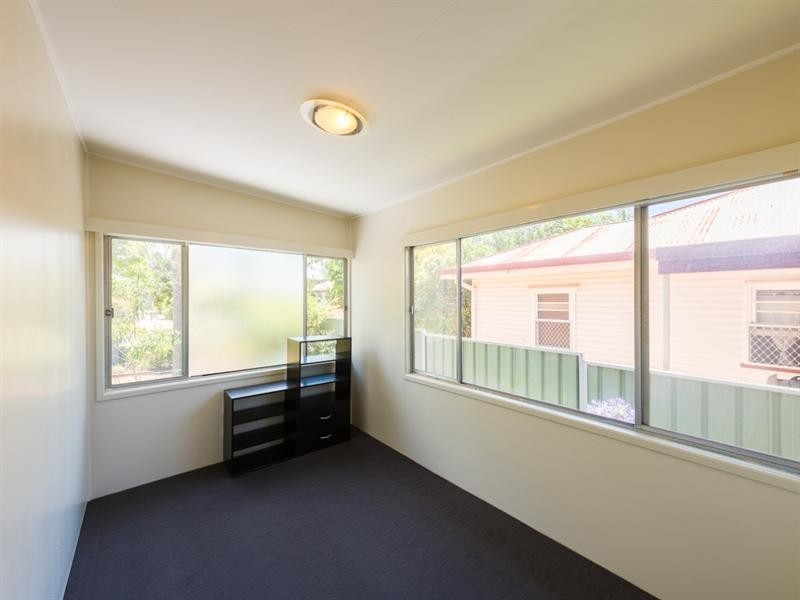 24 Fourth Avenue, Harristown QLD 4350