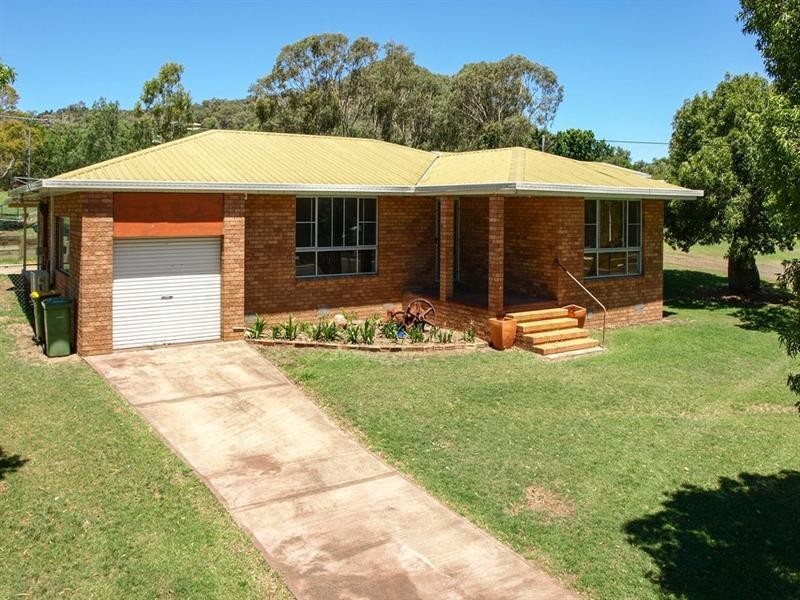 26 Petersens Road, Kingsthorpe QLD 4400