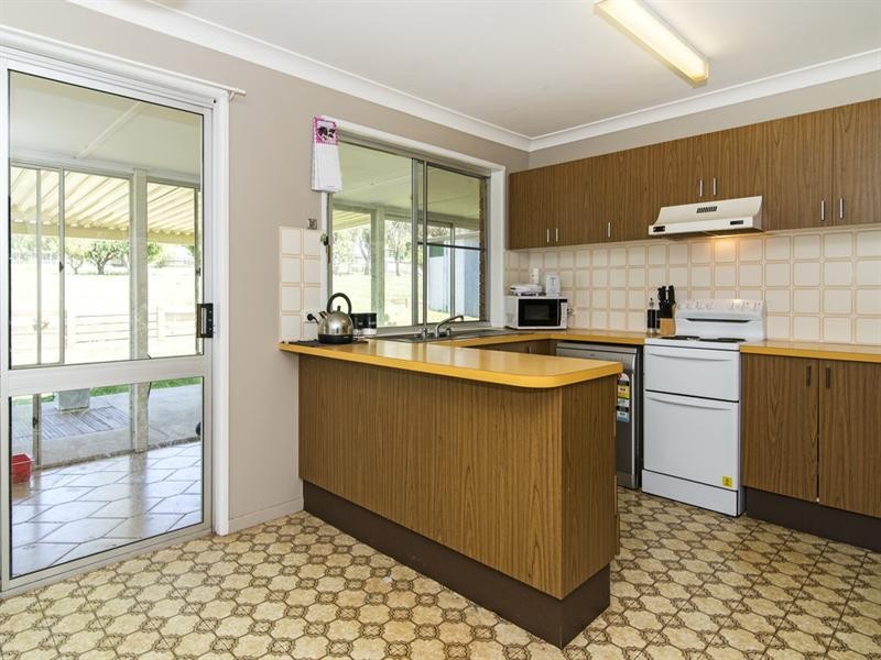 26 Petersens Road, Kingsthorpe QLD 4400
