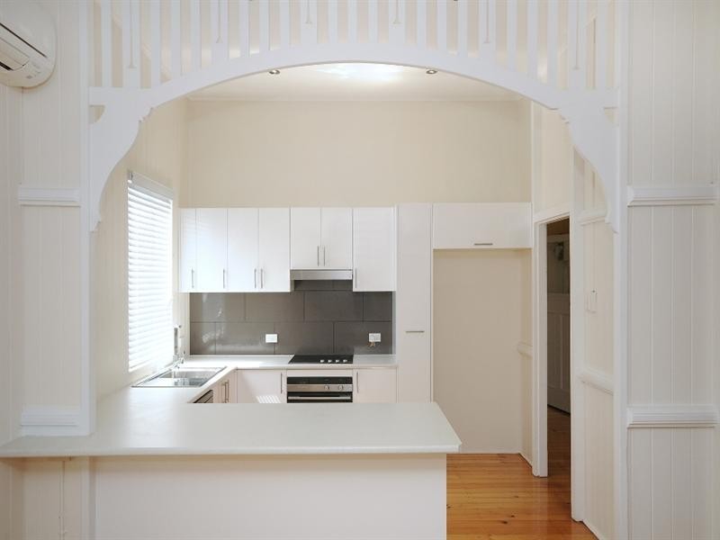 15 Swallow Court, Newtown QLD 4350