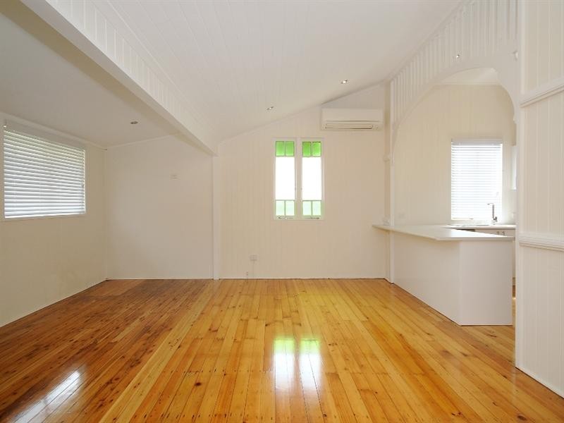 15 Swallow Court, Newtown QLD 4350