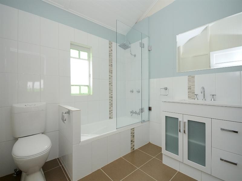 15 Swallow Court, Newtown QLD 4350