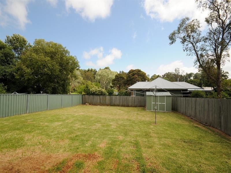 15 Swallow Court, Newtown QLD 4350