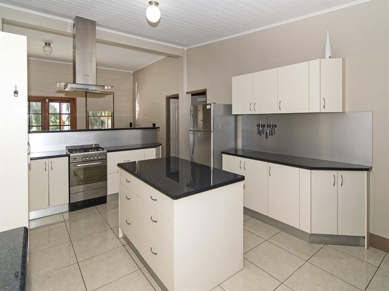 8 Christmas Street, North Toowoomba QLD 4350