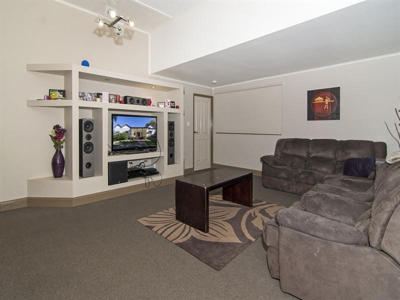8 Christmas Street, North Toowoomba QLD 4350