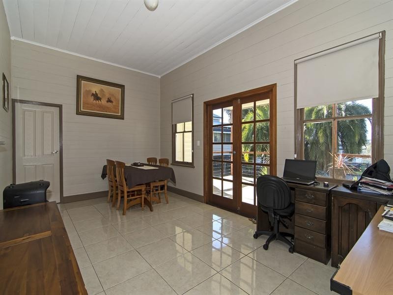 8 Christmas Street, North Toowoomba QLD 4350