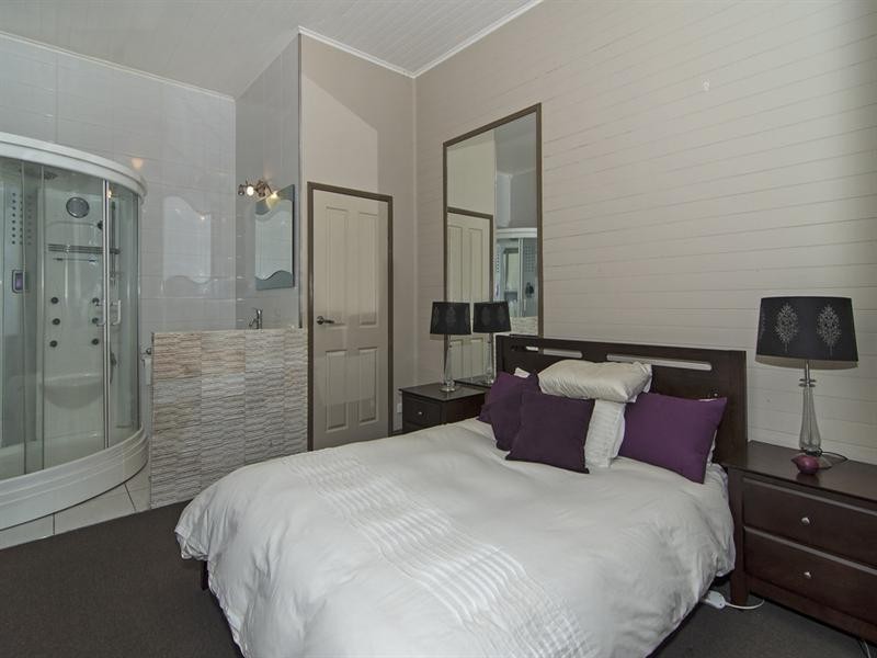 8 Christmas Street, North Toowoomba QLD 4350