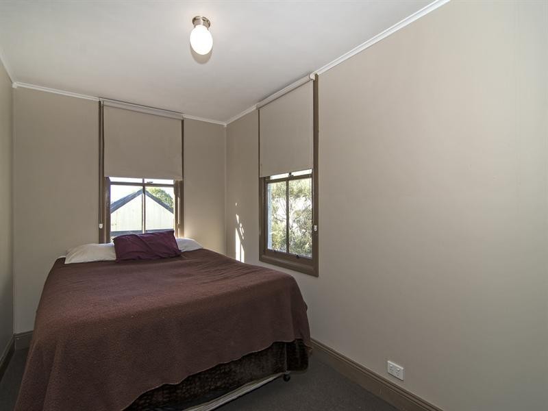 8 Christmas Street, North Toowoomba QLD 4350