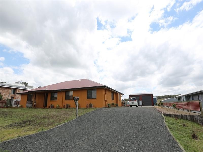 8 Corella Street, Meringandan QLD 4352