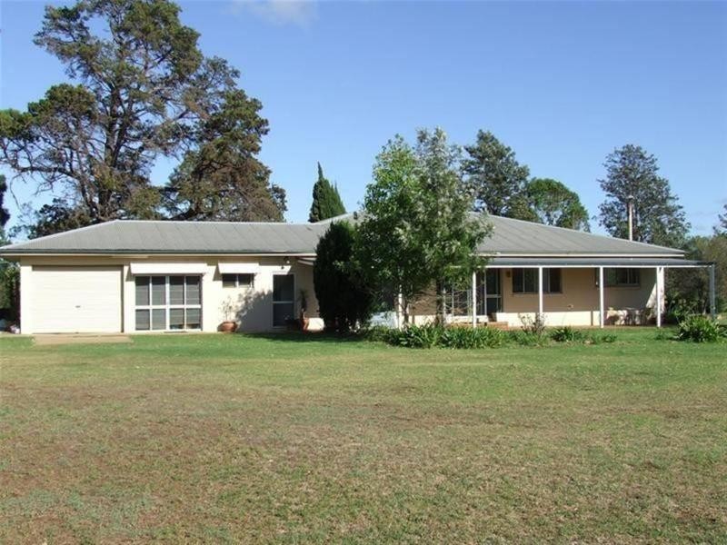 9617 New England Highway, Geham QLD 4352